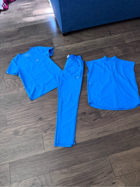 Figs Other - Figs Caribbean Blue Scrubs pants & 2 tops XS, XXS tops, small bottoms